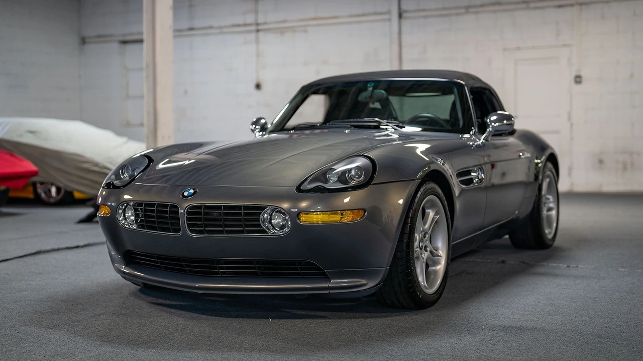2002 BMW Z8 - Image 13 of 31