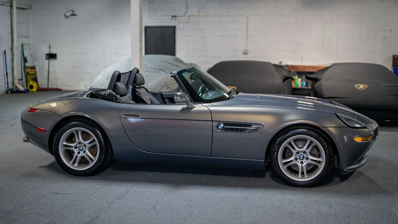 2002 BMW Z8 - Image 6 of 31