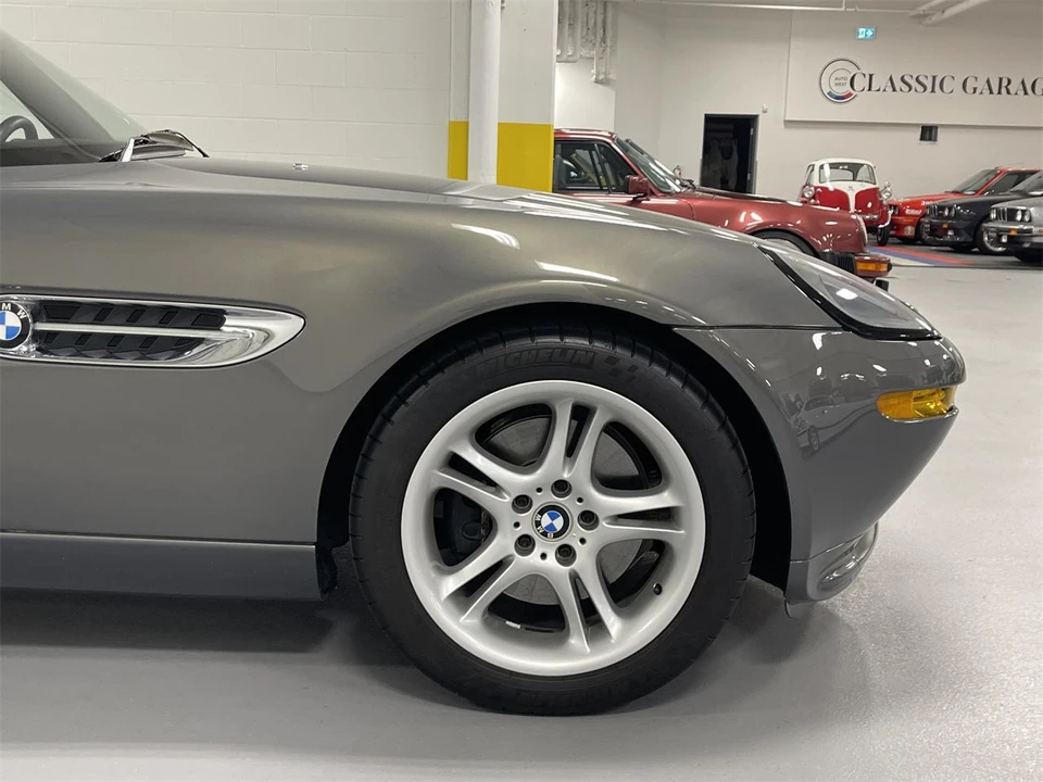 2002 BMW Z8 - Image 16 of 30