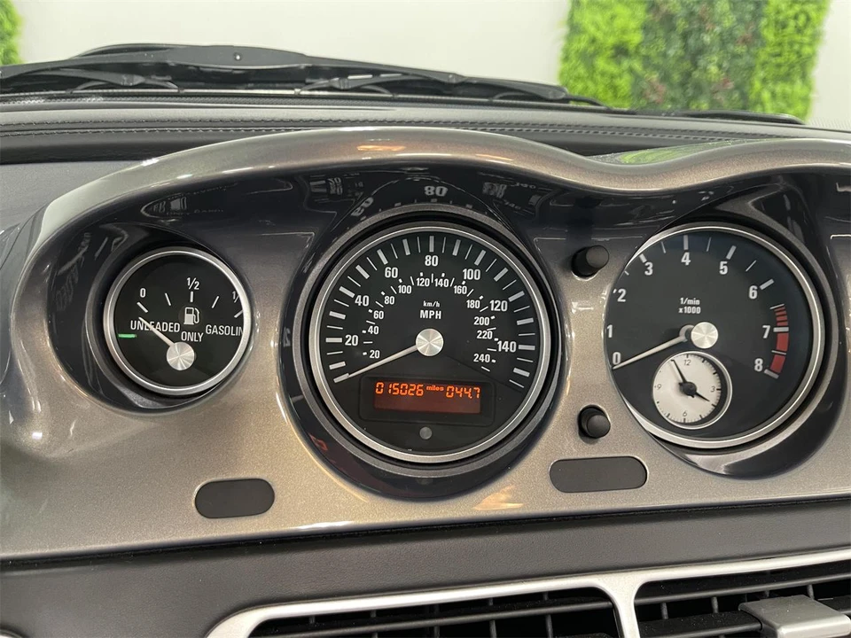 2002 BMW Z8 - Image 27 of 30