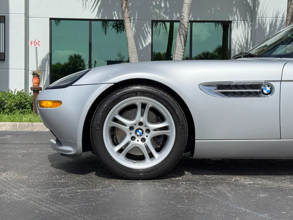 2002 BMW Z8 - Image 8 of 31