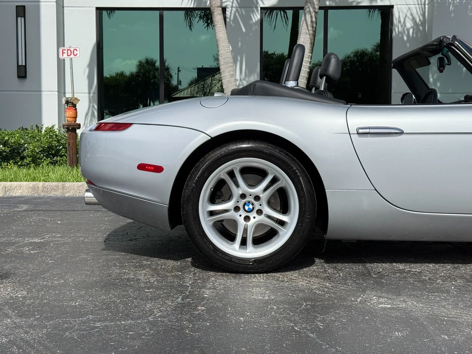 2002 BMW Z8 - Image 23 of 31