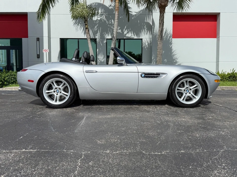 2002 BMW Z8 - Image 25 of 31