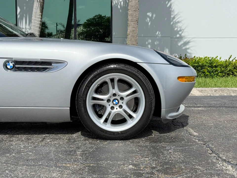 2002 BMW Z8 - Image 24 of 31