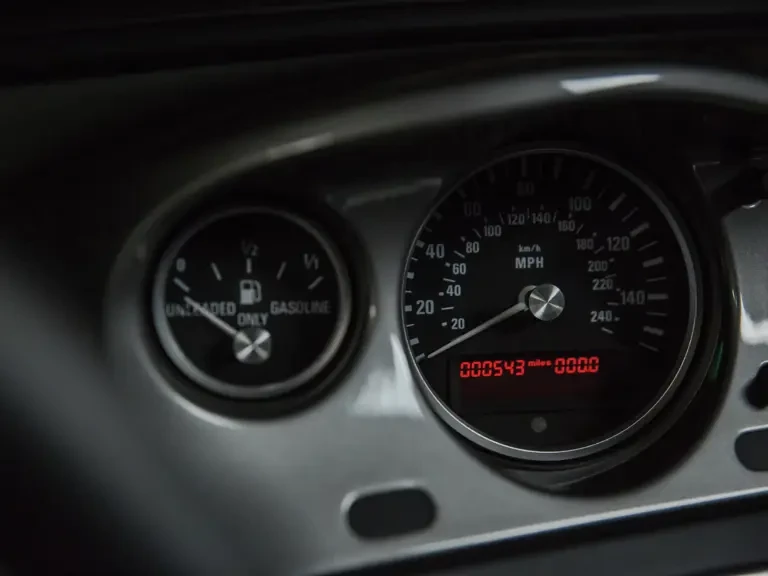 2002 BMW Z8 - Image 16 of 28
