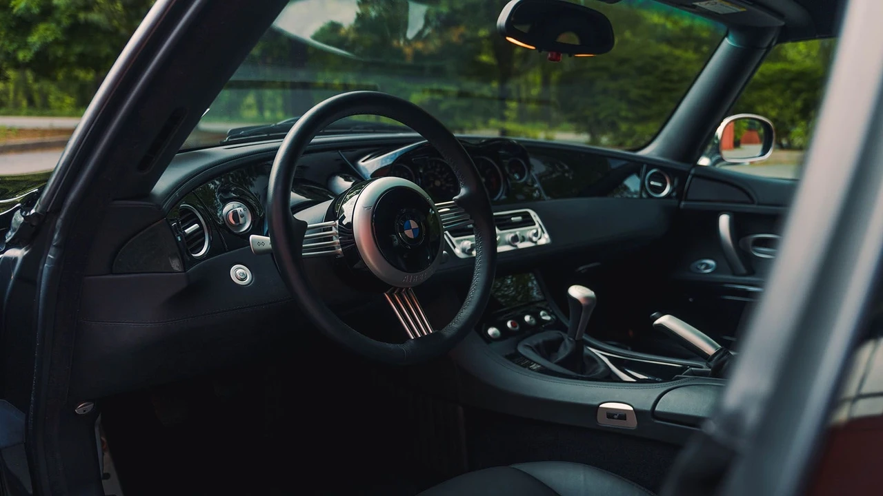 2002 BMW Z8 - Image 6 of 31