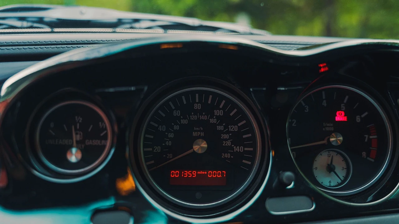 2002 BMW Z8 - Image 10 of 31