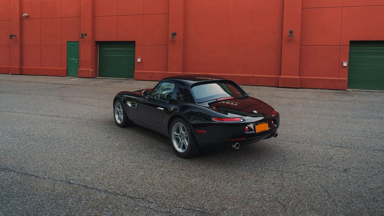 2002 BMW Z8 - Image 19 of 31