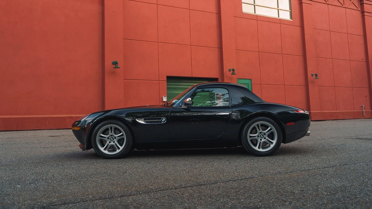 2002 BMW Z8 - Image 4 of 31