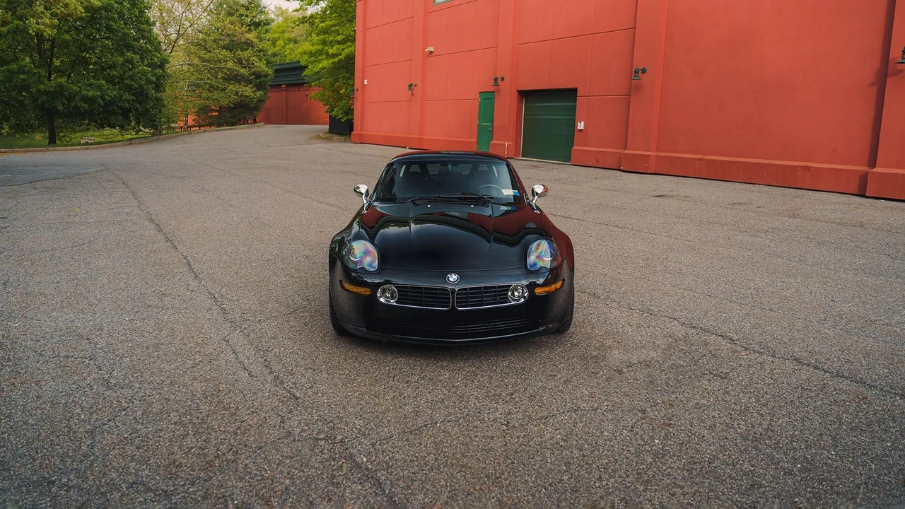 2002 BMW Z8 - Image 11 of 31