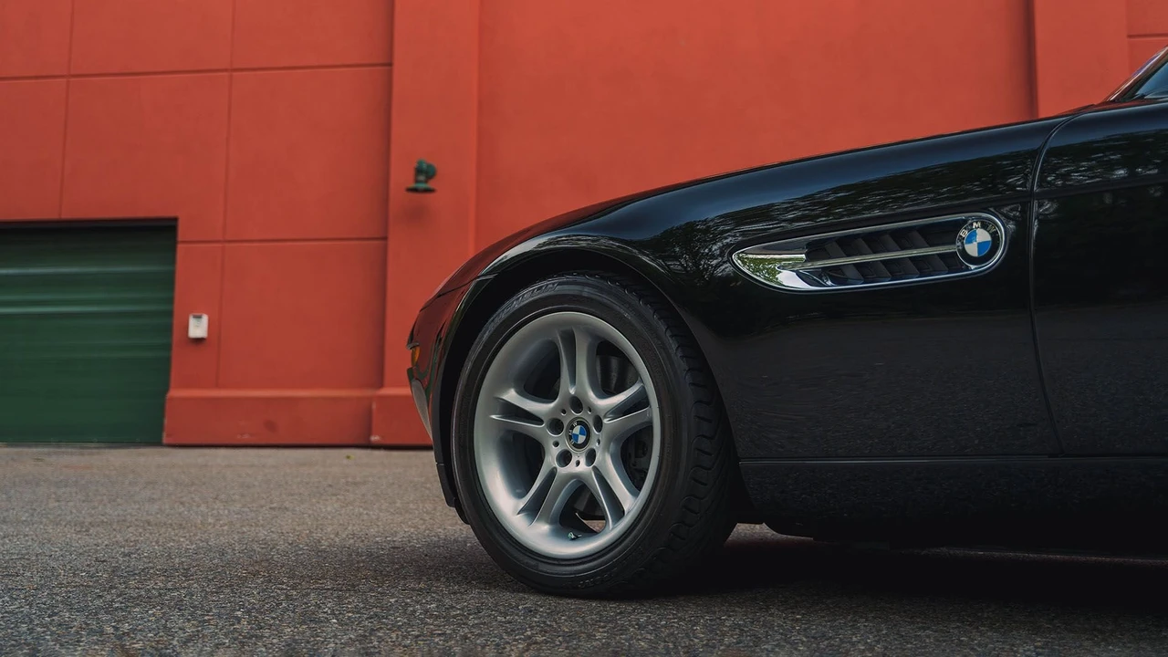 2002 BMW Z8 - Image 5 of 31