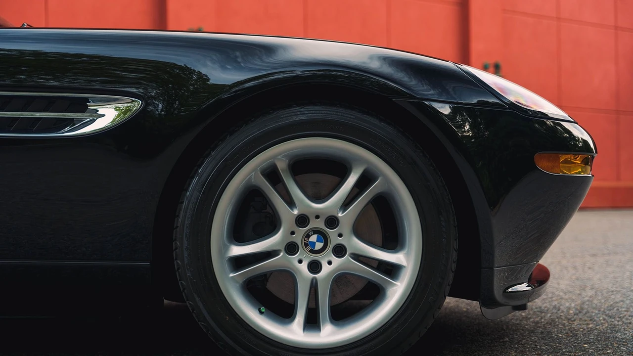 2002 BMW Z8 - Image 25 of 31