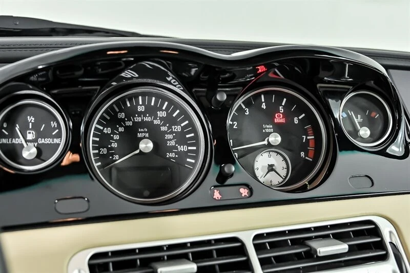2002 BMW Z8 - Image 28 of 31