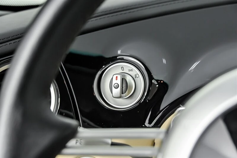 2002 BMW Z8 - Image 27 of 31