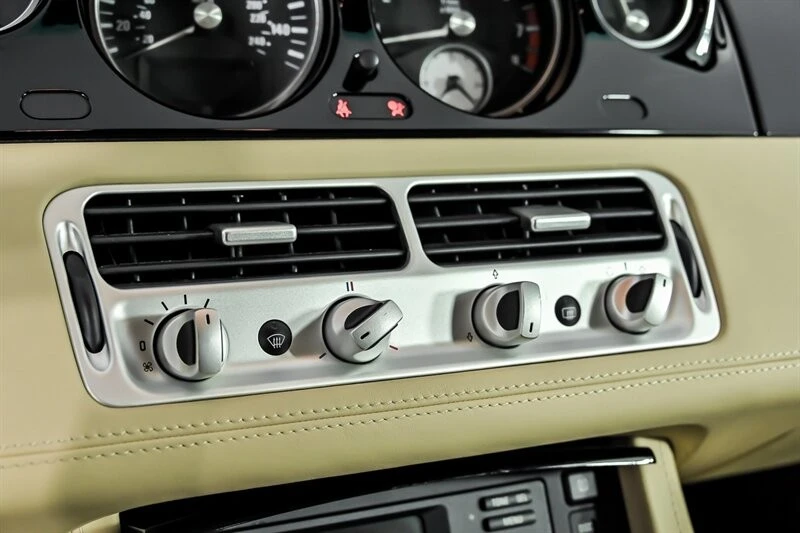 2002 BMW Z8 - Image 30 of 31