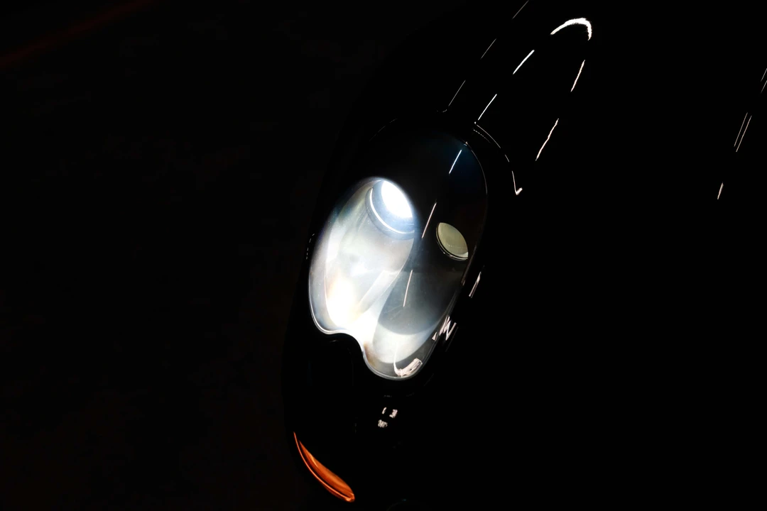 2002 BMW Z8 - Image 26 of 31