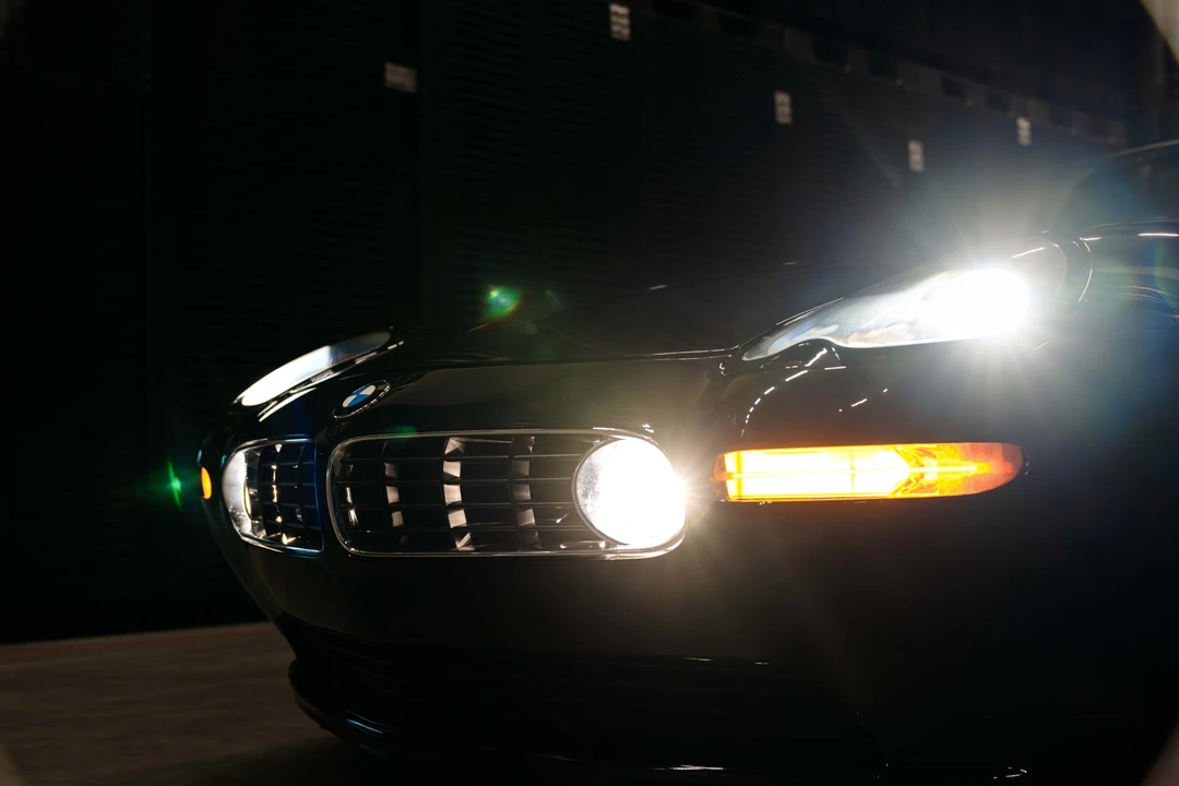 2002 BMW Z8 - Image 28 of 31