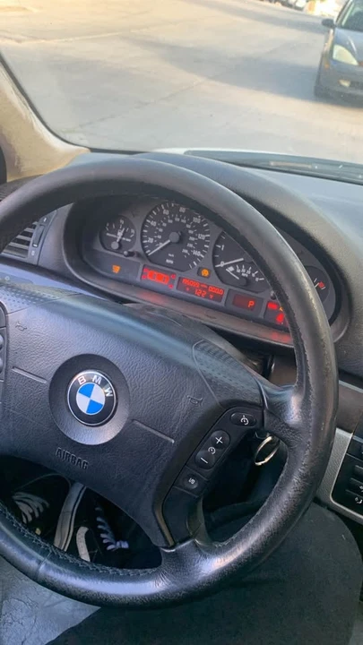 2002 BMW i3 - Image 5 of 5