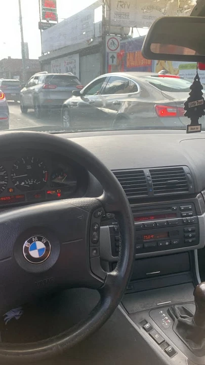 2002 BMW i3 - Image 4 of 5