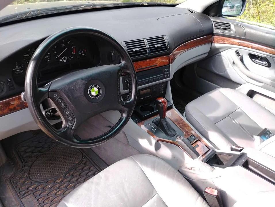 2002 BMW E39 5 Series - Image 3 of 4