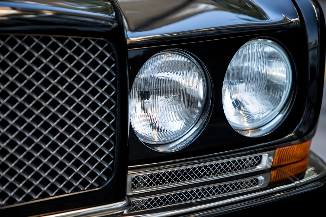 2002 Bentley Azure 1st Gen - Image 15 of 27