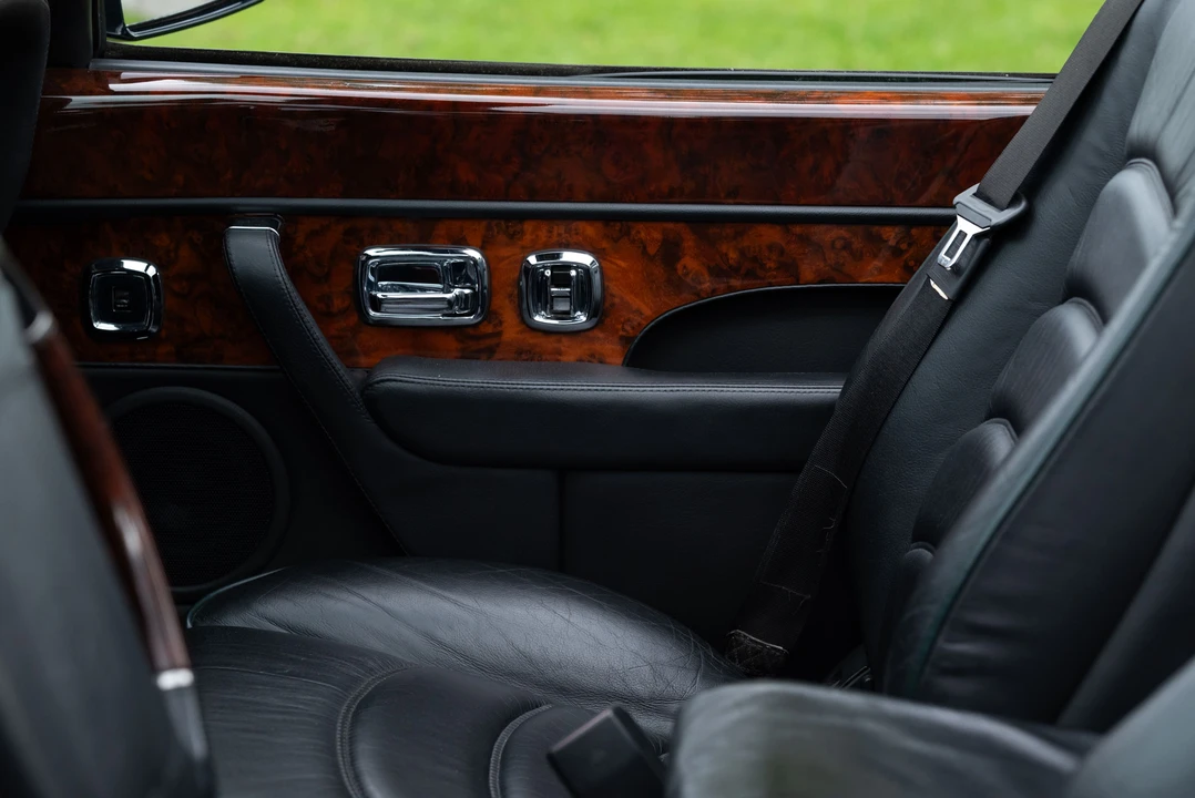 2002 Bentley Azure 1st Gen - Image 9 of 27