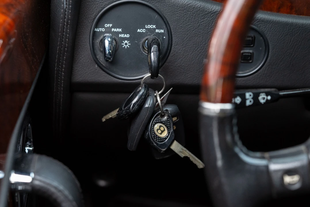 2002 Bentley Azure 1st Gen - Image 17 of 27