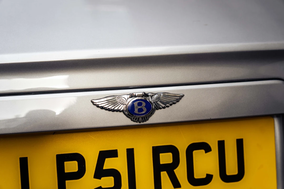 2002 Bentley Azure 1st Gen - Image 19 of 31