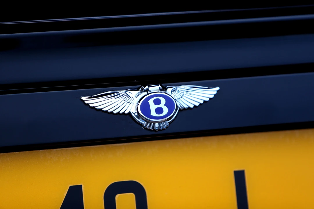 2002 Bentley Azure 1st Gen - Image 10 of 19
