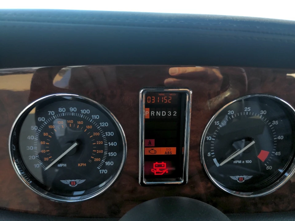 2002 Bentley Azure 1st Gen - Image 9 of 31