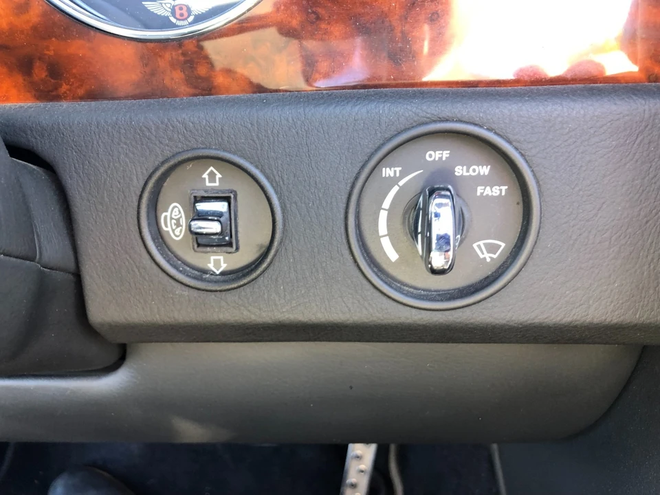 2002 Bentley Azure 1st Gen - Image 28 of 31