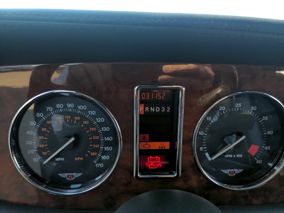 2002 Bentley Azure 1st Gen - Image 9 of 12