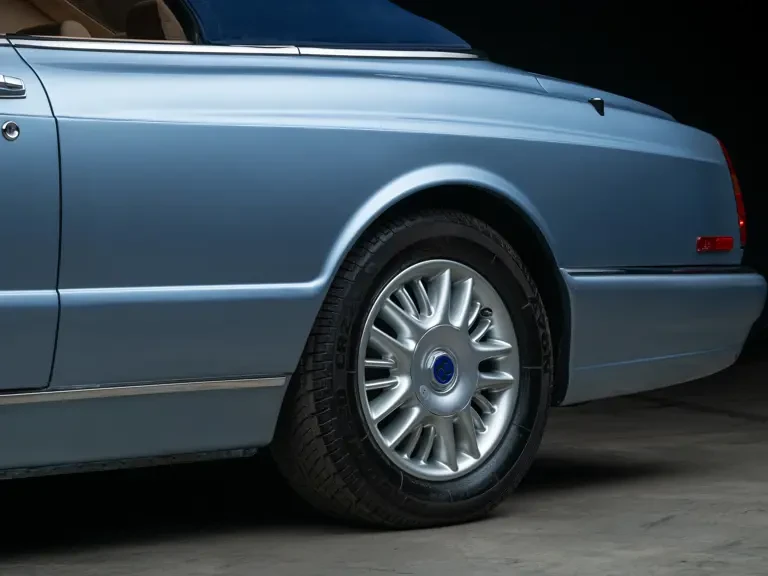2002 Bentley Azure 1st Gen - Image 17 of 31