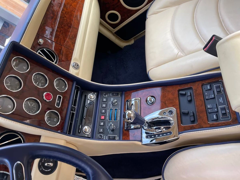 2002 Bentley Azure 1st Gen - Image 14 of 18