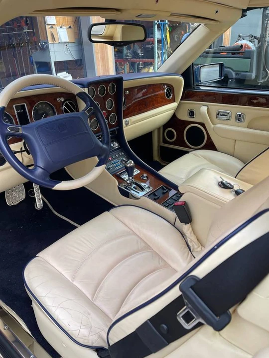2002 Bentley Azure 1st Gen - Image 10 of 18