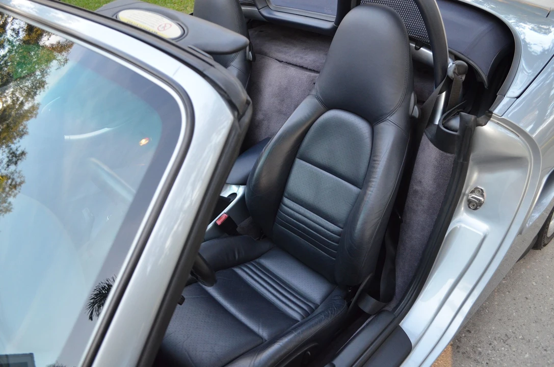 2002 Porsche 986 Boxster S - Image 9 of 16