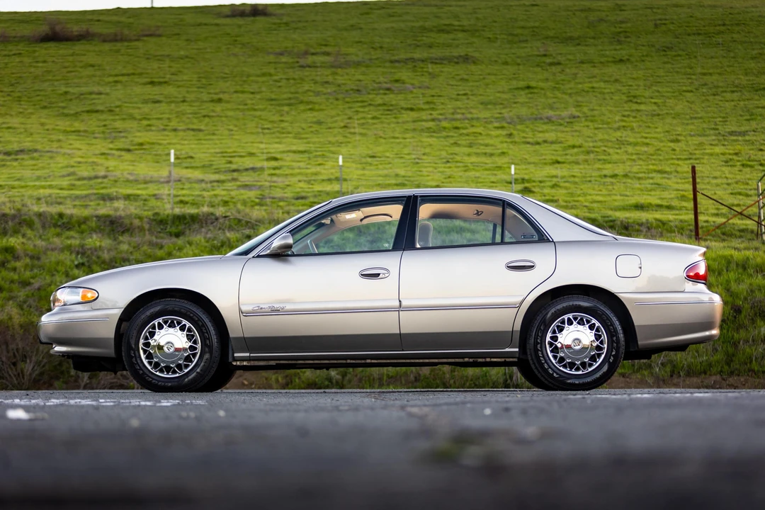 2002 Buick Century - Image 3 of 31