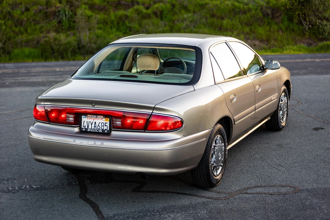 2002 Buick Century - Image 18 of 31