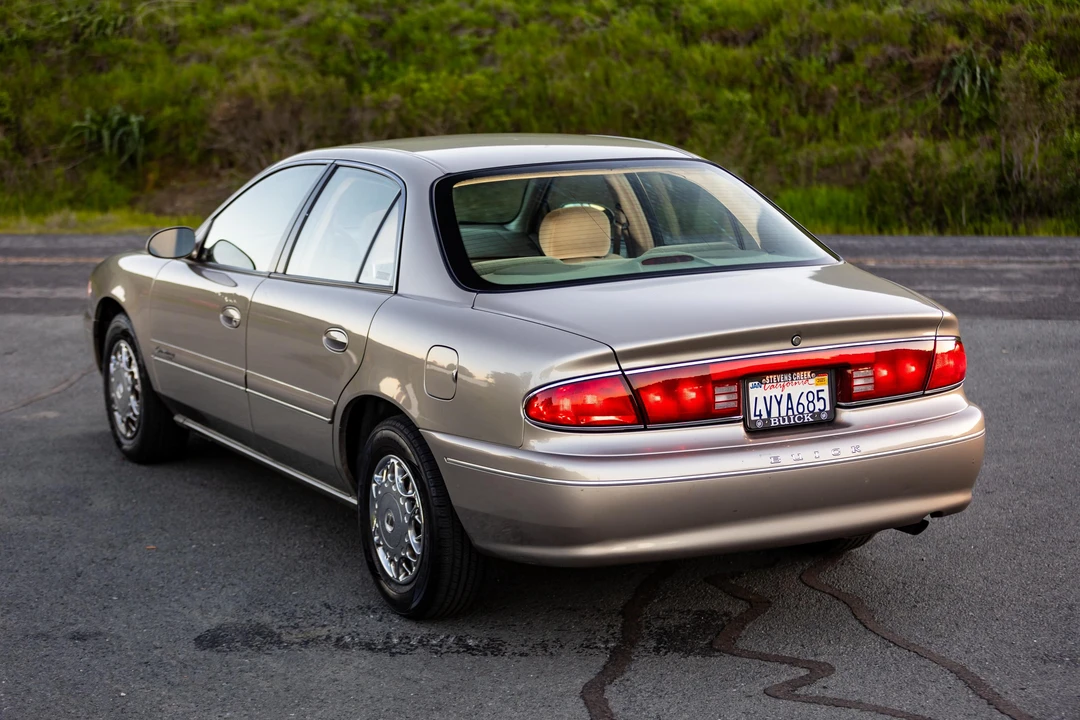 2002 Buick Century - Image 14 of 31