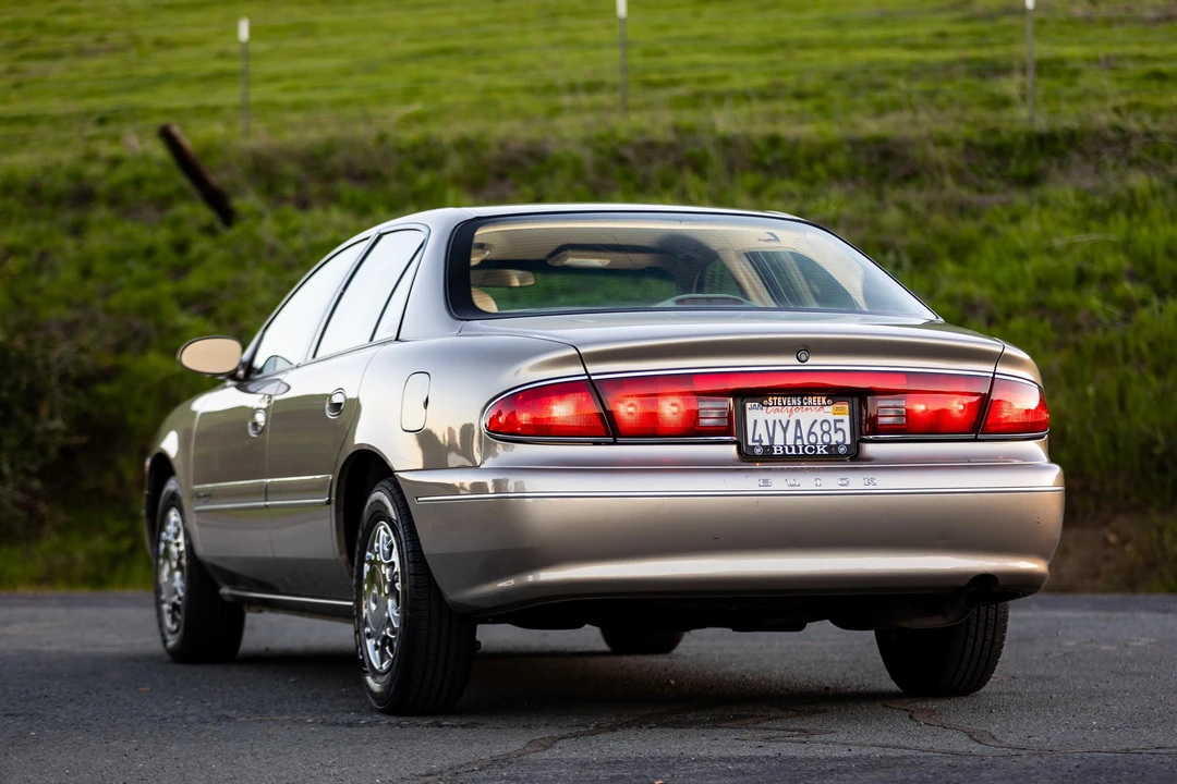 2002 Buick Century - Image 15 of 31