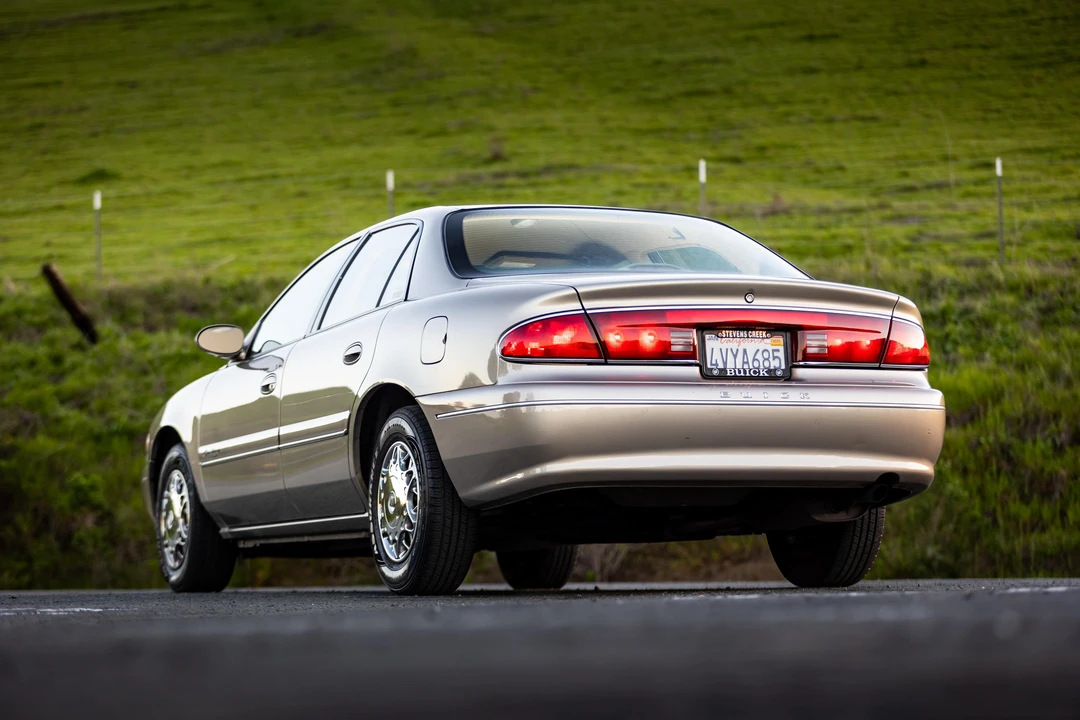 2002 Buick Century - Image 16 of 31