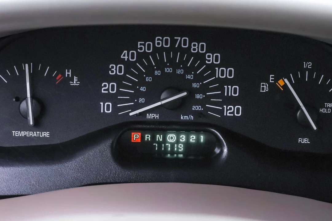 2002 Buick Century - Image 11 of 21
