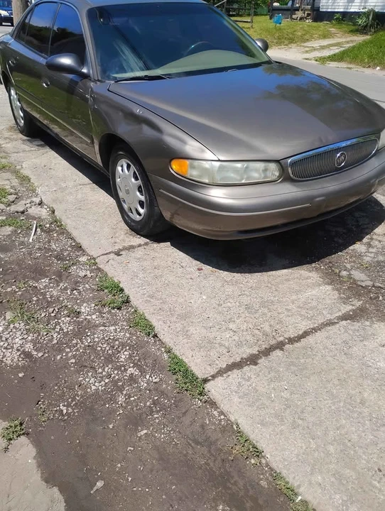2002 Buick Century - Image 2 of 6