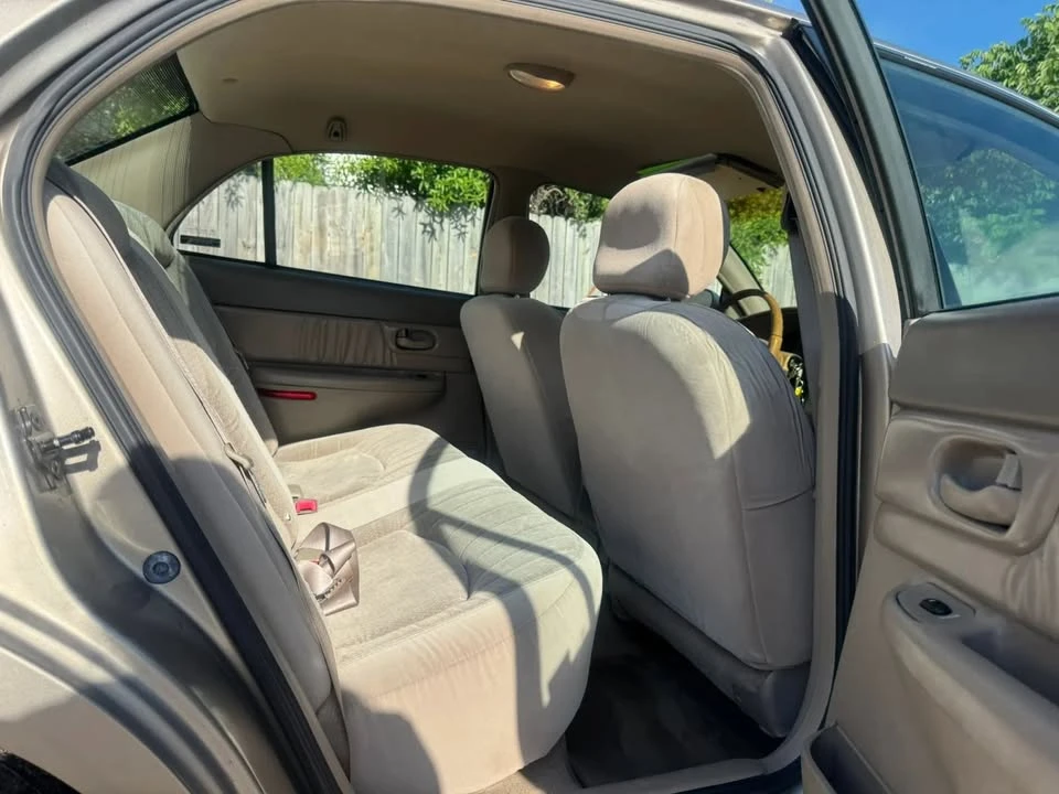 2002 Buick Century - Image 10 of 17
