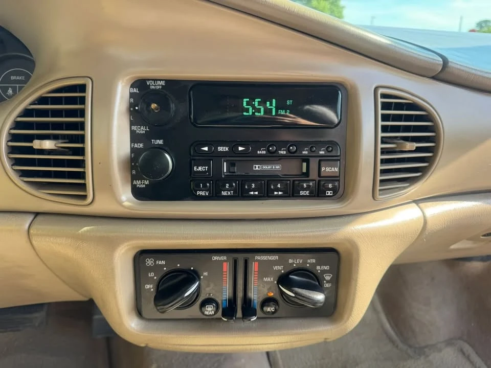 2002 Buick Century - Image 13 of 17
