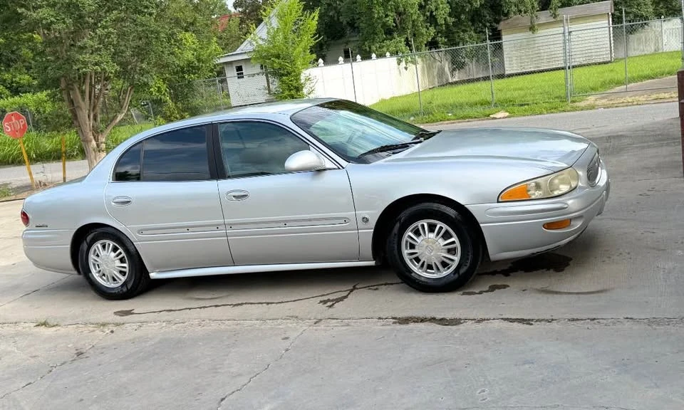 2002 Buick LeSabre - Image 2 of 4
