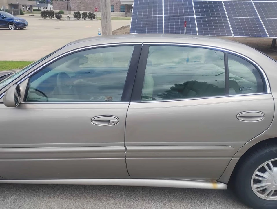 2002 Buick LeSabre - Image 2 of 4