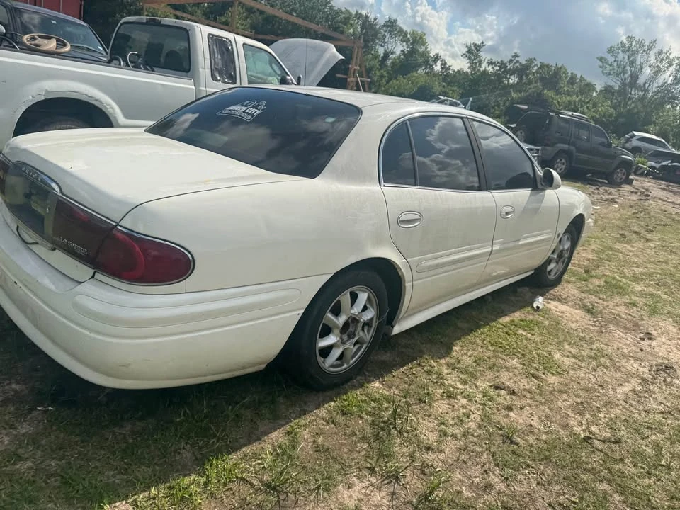 2002 Buick LeSabre - Image 2 of 4