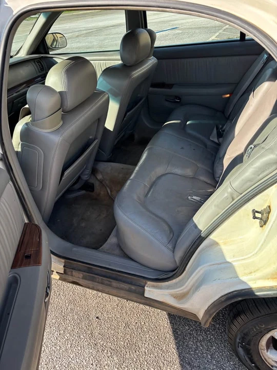 2002 Buick Park Avenue - Image 9 of 12