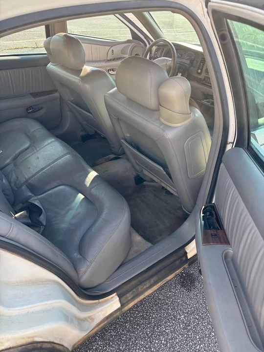2002 Buick Park Avenue - Image 10 of 12